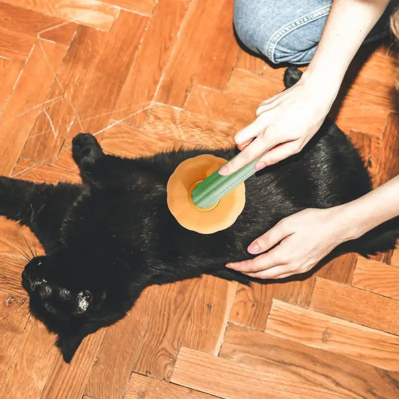 Revolutionary Pumpkin-Shaped Self-Cleaning Grooming Brush for Cats and Dogs - Effortless Shedding, Detangling, and Soothing Massage for Your Beloved Pets